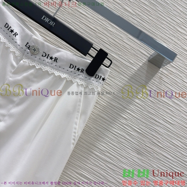    D2O5281440-2