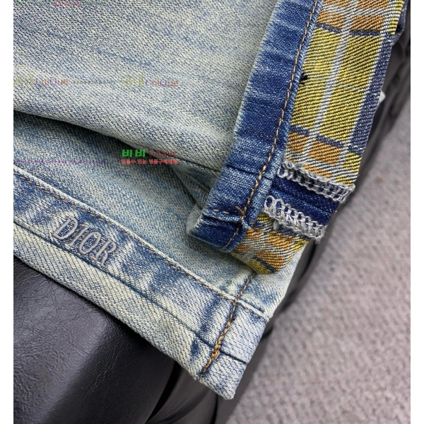   û D25226405