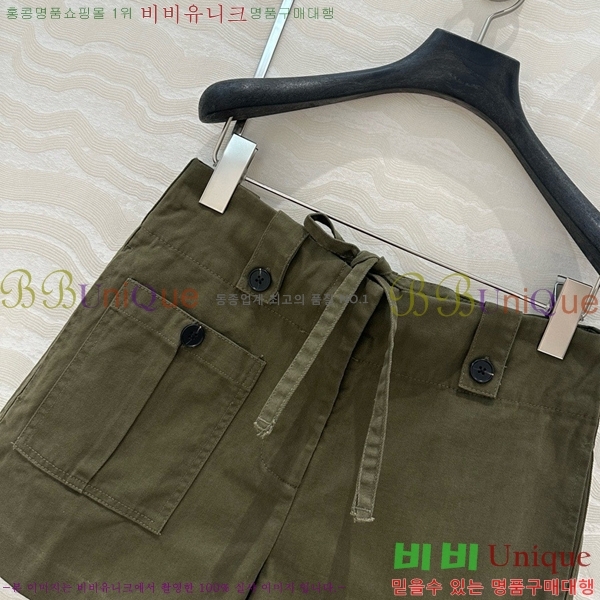    P581831526-4