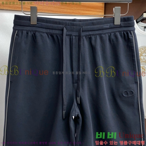   ݹ D252871359-1