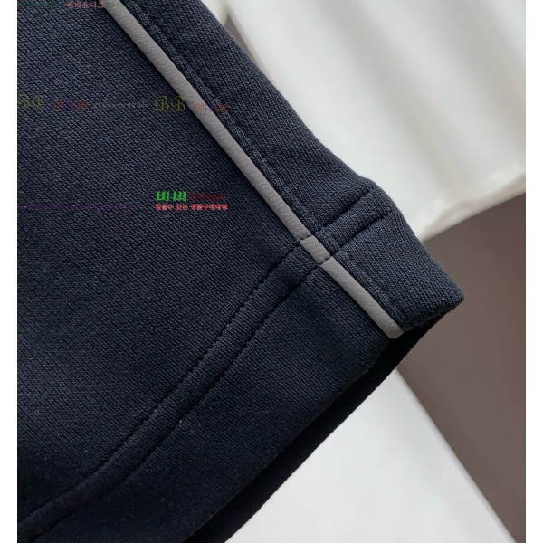   ݹ D252871359-1