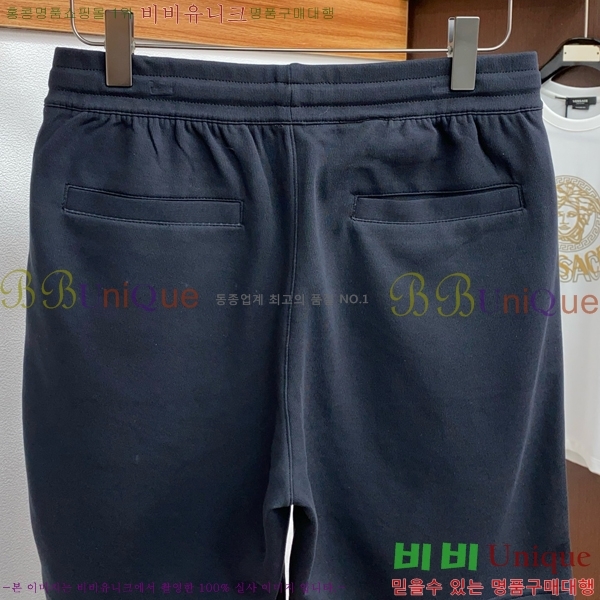   ݹ D252871359-1