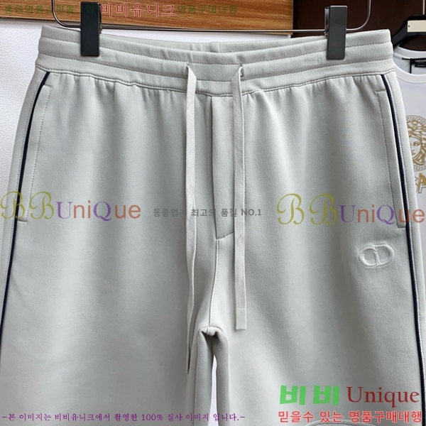   ݹ D252871359-2