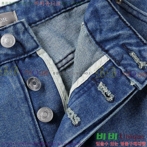   ݹ D252871356