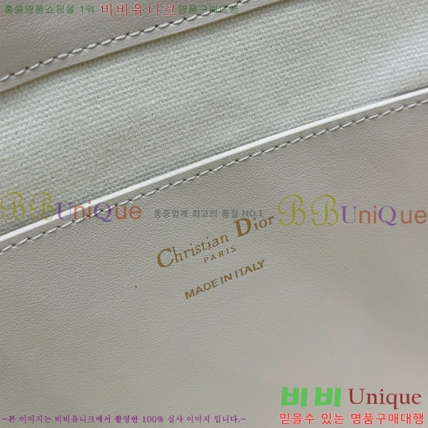 # Signature ̵ Ŷ 81M2841-814