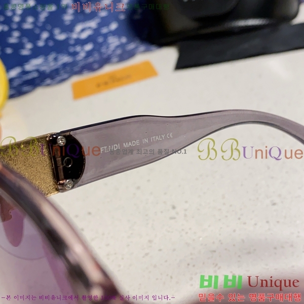  ۶ F924702-1