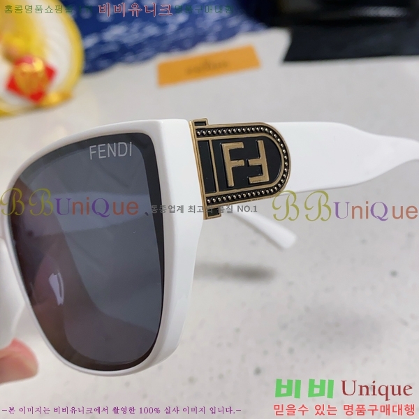  ۶ F924702-4