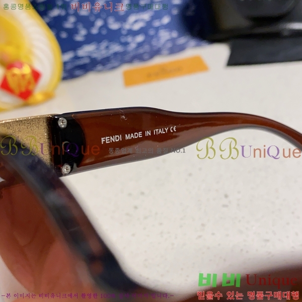  ۶ F924702-5