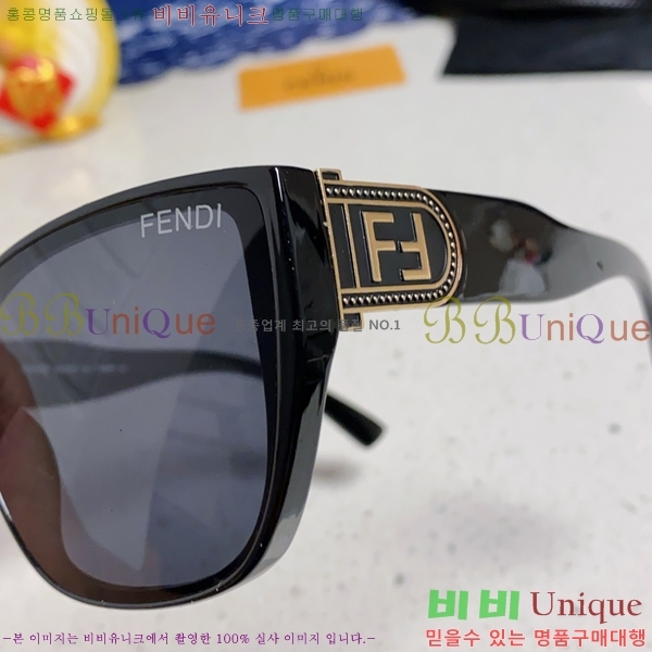  ۶ F924702-7