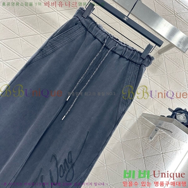  ˷   AWX23044-1