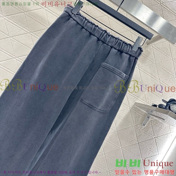  ˷   AWX23044-1