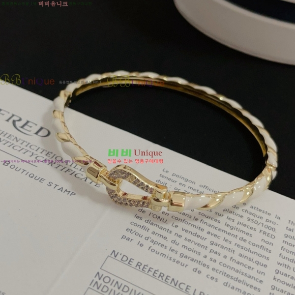 🍀߼🍀  CH856677