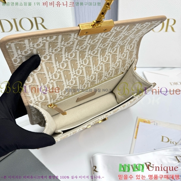 # 30  üι M9208-1001