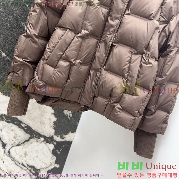  ** ٿ е MAX267869-2