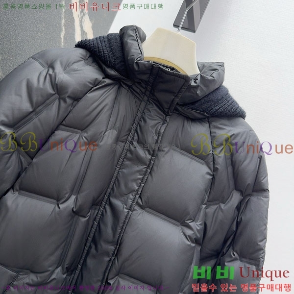  ** ٿ е MAX267869-3