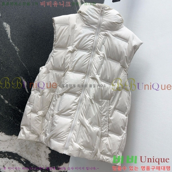  ** ٿ е  MAX267869-4