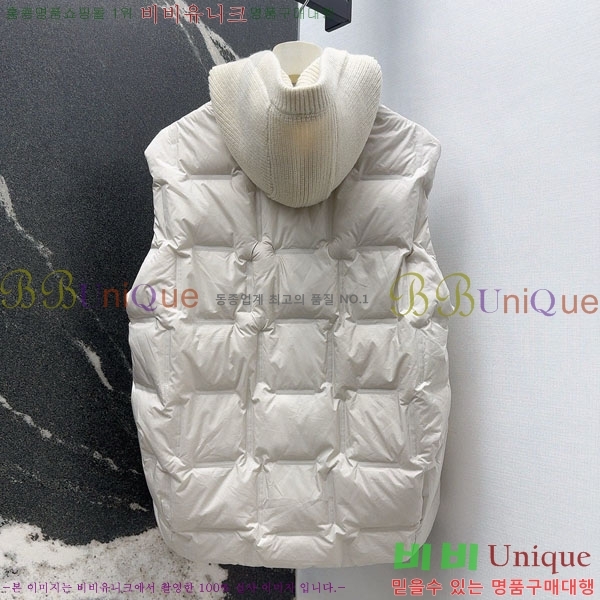  ** ٿ е  MAX267869-4