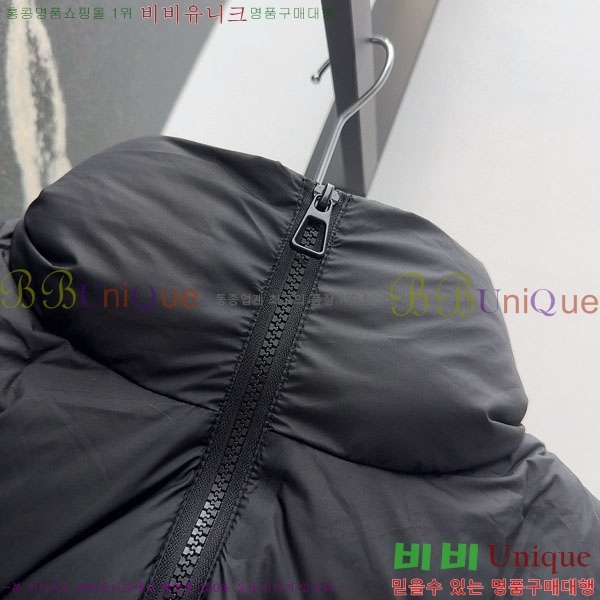  ** ٿ е  MAX267869-6