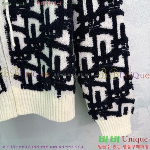     DO1143508-9