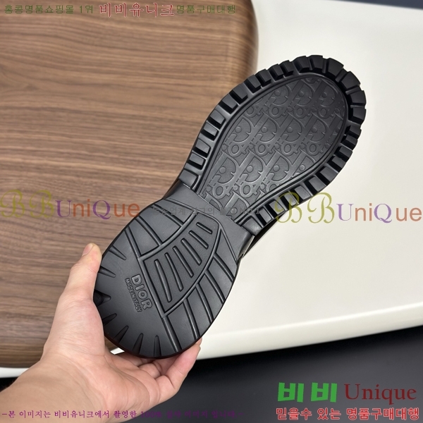   Ŀ DR142155-3