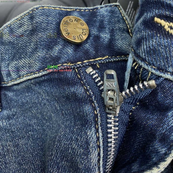  * û 21LV251024124-1