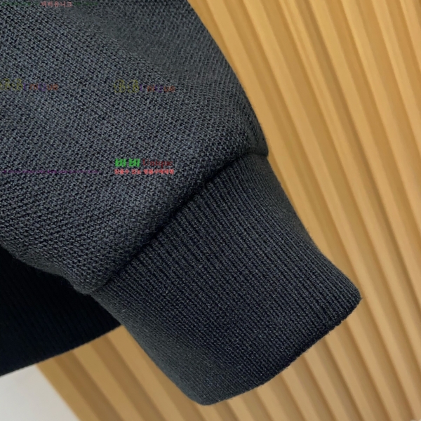  η**  ĵ  34LP25102420-1