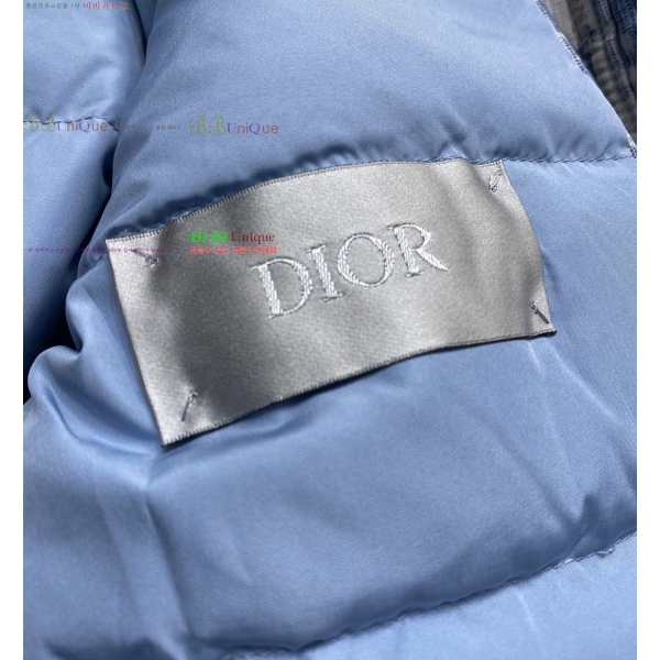  *  ٿ е  61D2511122-1