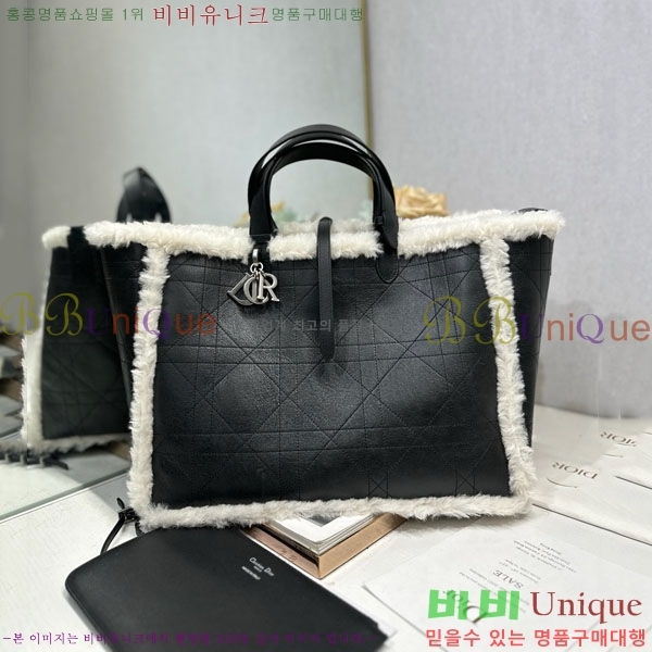 #  þ   M2820-900