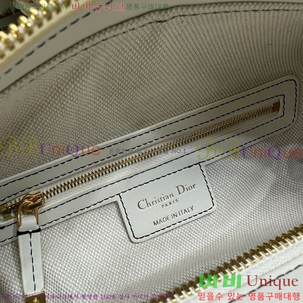 #   D-Journey   M2416-501