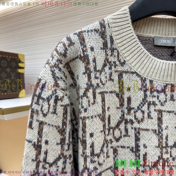  * ũ ũ  22DR2511192-2