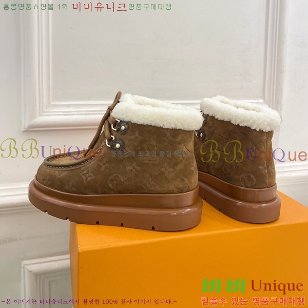  * þ    45LV25112011-3