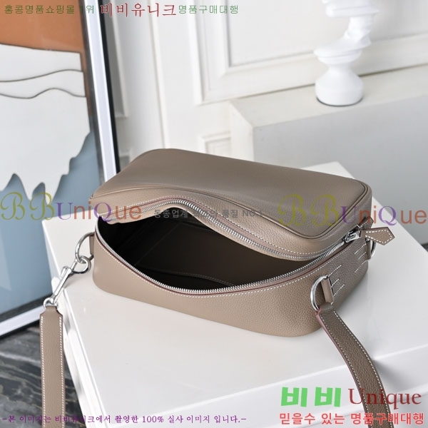 #޽  ٵ   H085735-102